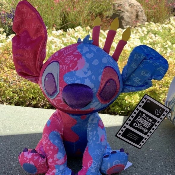 Stitch Crashes ALADIN & SLEEPING BEAUTY! - Picture 2 of 9